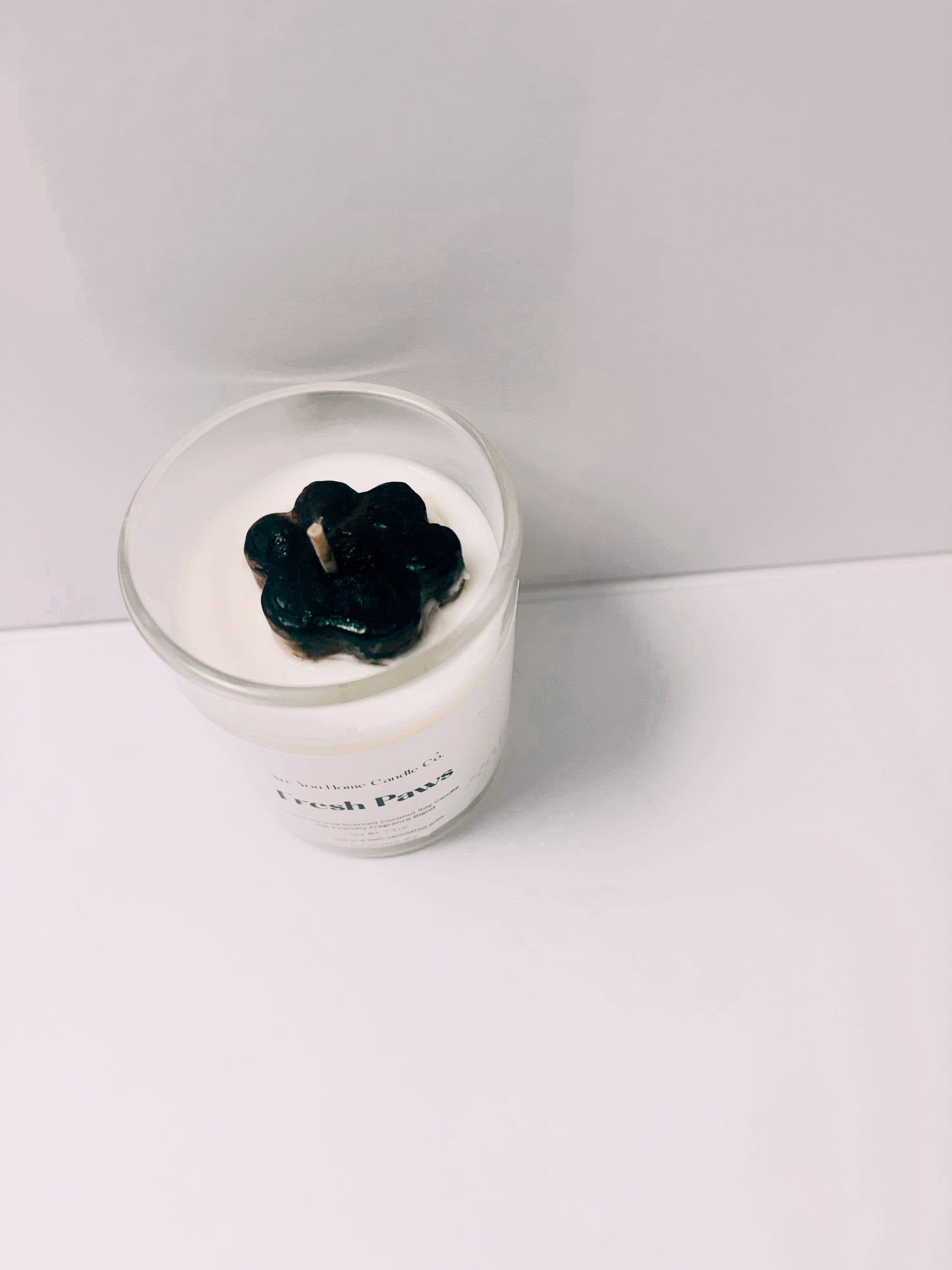 7.5oz Fresh Paws  Scented Candle 🐾 (Pet Collection)