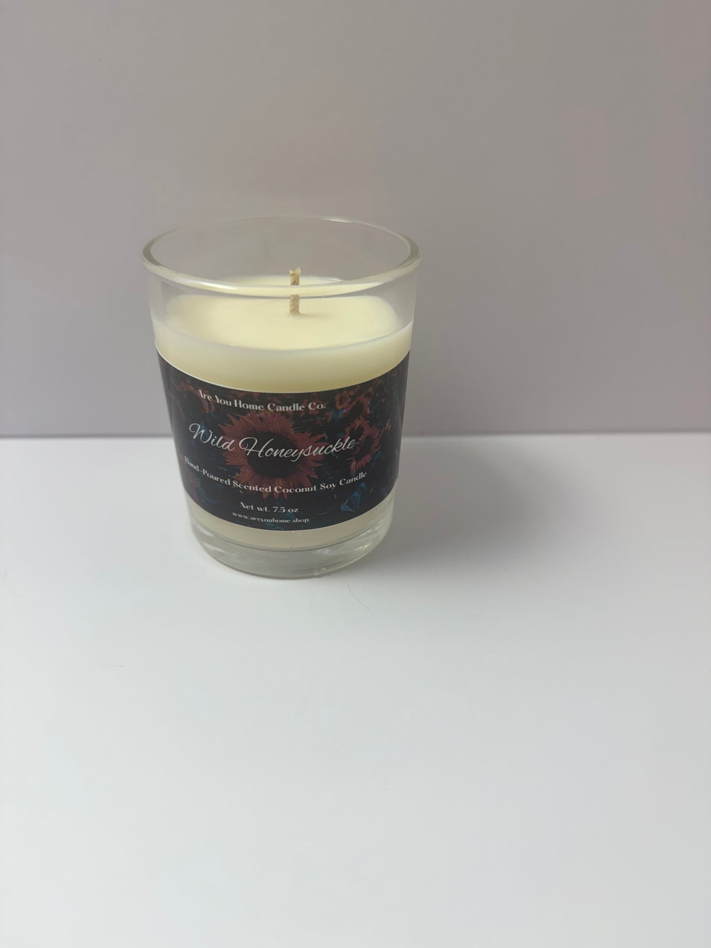7.5oz Wild Honeysuckle  Scented Candle 🌼🌻